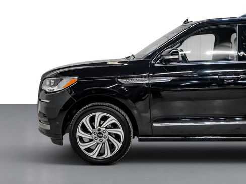 Used 2024 Lincoln Navigator Reserve AWD/4WD image 10