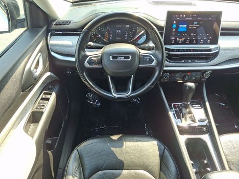 Used 2022 Jeep Compass Latitude AWD/4WD image 12