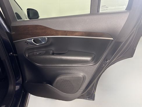 Used 2019 Volvo XC90 T5 Momentum w/ Protection Package Premier FWD image 28