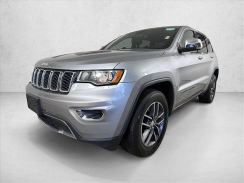 Used 2017 Jeep Grand Cherokee Limited AWD/4WD image 9