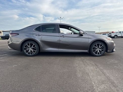 Used 2023 Toyota Camry SE FWD image 8