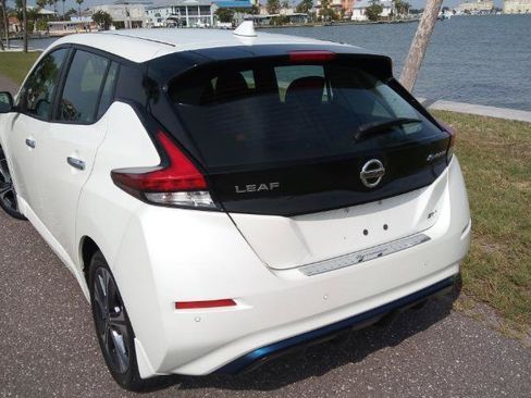 Used 2020 Nissan Leaf SV w/ SV Technology Package FWD image 15