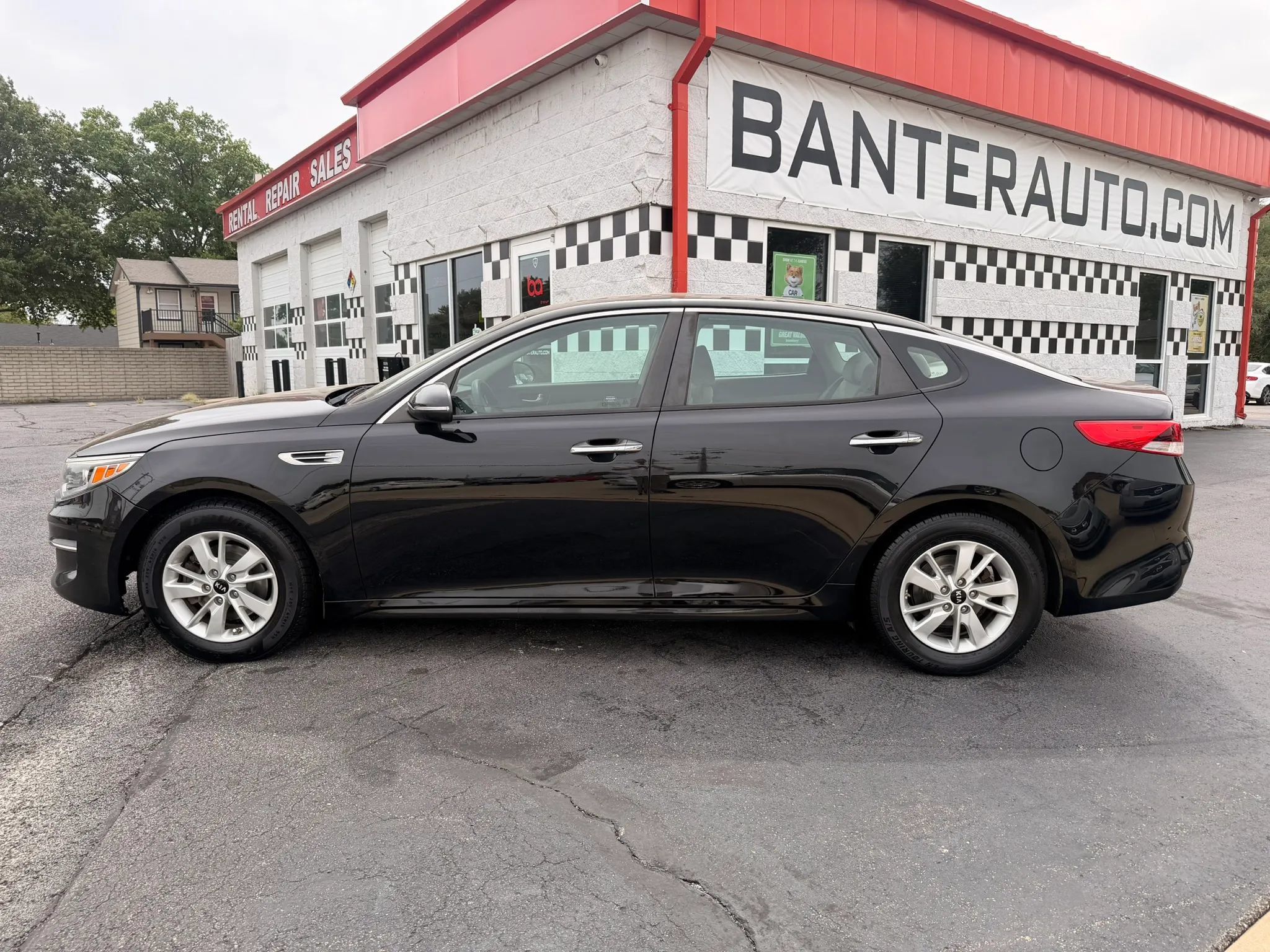 Used 2016 Kia Optima LX FWD image 2