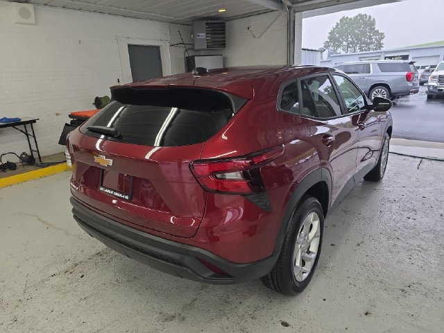 Certified 2024 Chevrolet Trax LS w/ LS Convenience Package FWD image 5