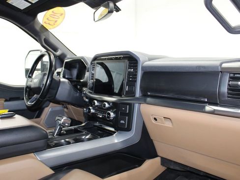 Used 2023 Ford F150 Lariat w/ Trailer Tow Package image 27