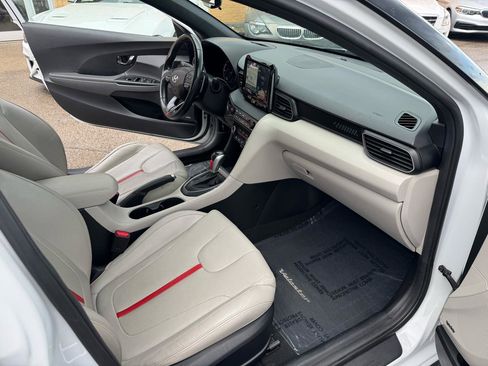 Used 2019 Hyundai Veloster Turbo Ultimate image 16