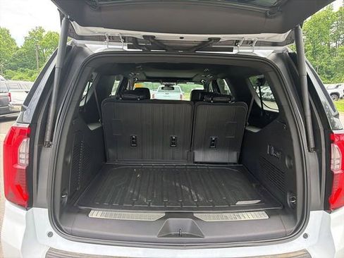 Used 2026 GMC Yukon XL Denali w/ Sun & Power Step Package AWD/4WD image 6