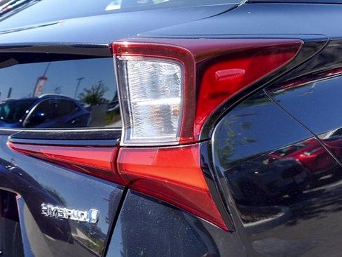Certified 2022 Toyota Prius LE FWD image 5