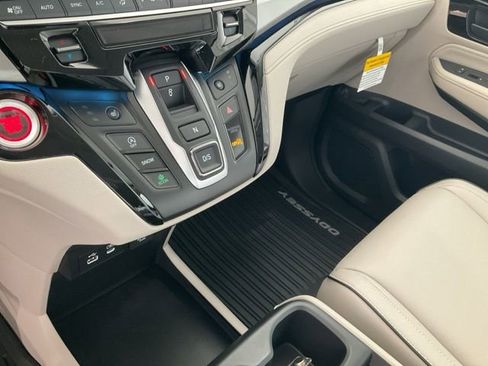 New 2026 Honda Odyssey Touring image 13