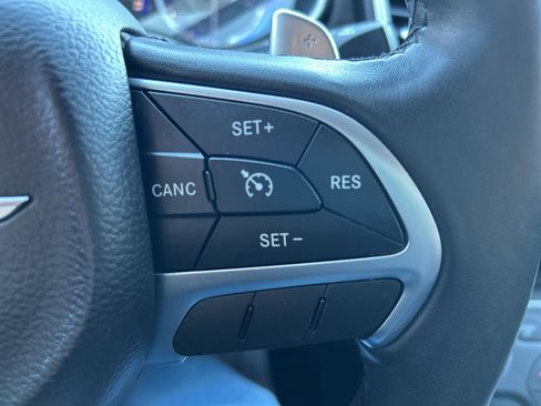 Used 2017 Chrysler 200 Limited Platinum w/ Comfort & Convenience Group image 22