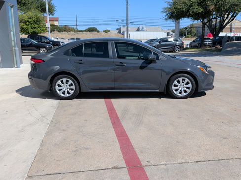 Used 2026 Toyota Corolla LE FWD image 11