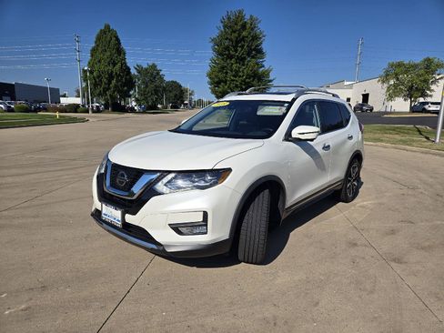 Used 2018 Nissan Rogue SL w/ Premium Package AWD/4WD image 4