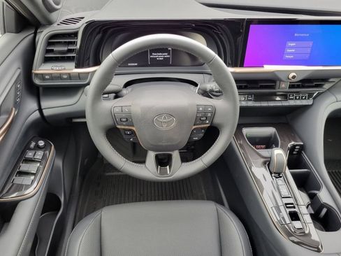 Used 2024 Toyota Crown AWD/4WD image 32