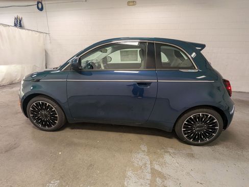 New 2025 FIAT 500 e w/ Quick Order Package 21B Icona image 8