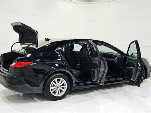 Used 2025 Toyota Camry LE FWD image 32