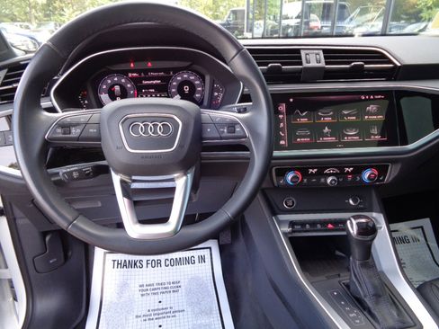 Used 2024 Audi Q3 2.0T Premium image 11