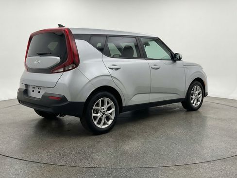 Used 2025 Kia Soul LX w/ LX Technology Package image 9