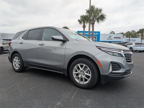 Used 2024 Chevrolet Equinox LT image 2