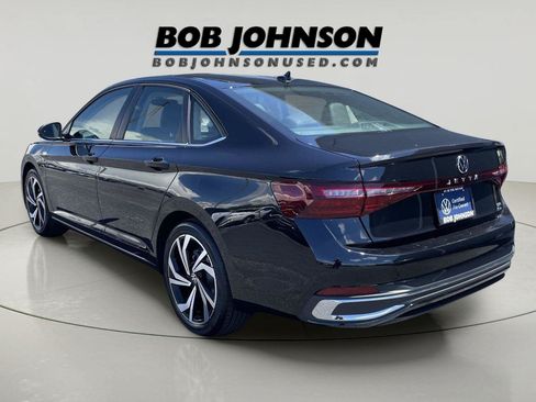 Used 2025 Volkswagen Jetta SEL FWD image 5
