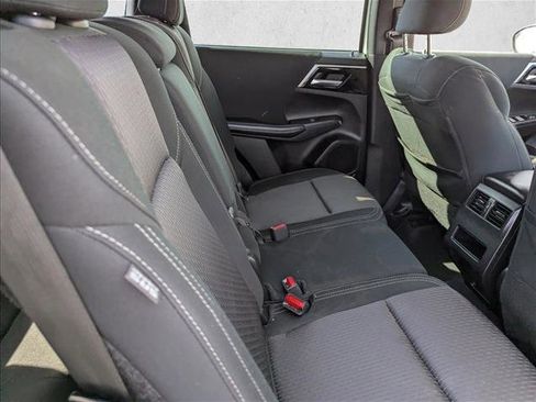 Used 2023 Mitsubishi Outlander ES image 29