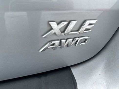 Used 2015 Toyota Sienna AWD image 9