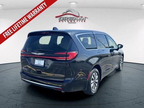 Used 2024 Chrysler Pacifica Limited FWD image 14