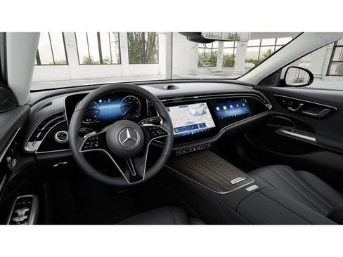 New 2025 Mercedes-Benz E 450 4MATIC Sedan image 3