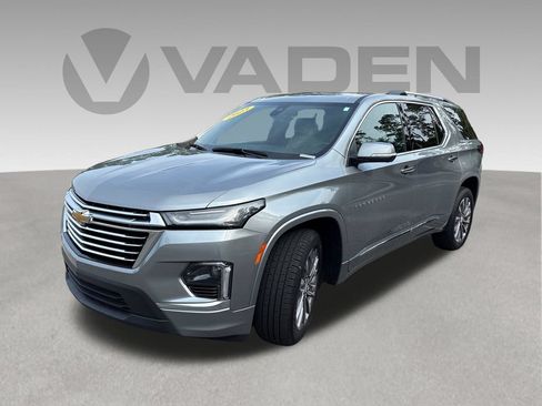 Used 2023 Chevrolet Traverse Premier FWD image 1