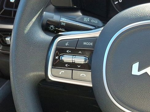 Used 2023 Kia Sorento LX image 22