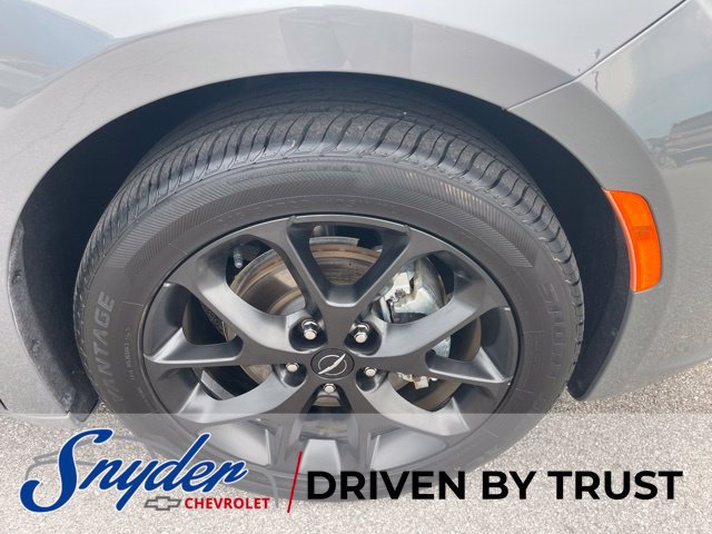 Used 2025 Chrysler Pacifica Limited FWD image 30