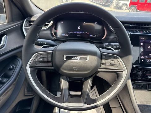 Used 2023 Jeep Grand Cherokee L Laredo AWD/4WD image 20