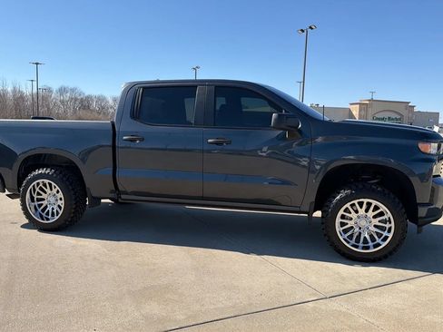 Used 2021 Chevrolet Silverado 1500 Custom image 30