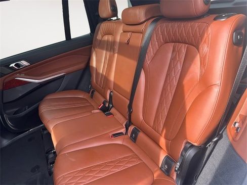 Used 2022 BMW ALPINA XB7 image 13