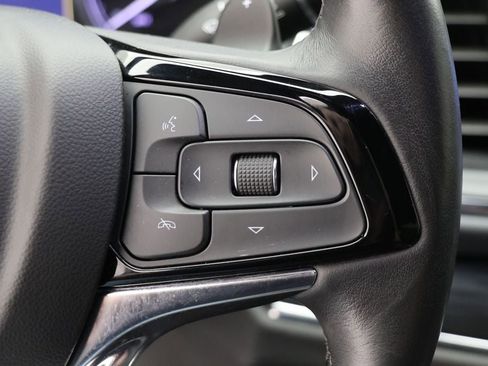 Used 2023 Buick Enclave Essence image 20