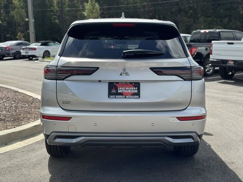 New 2025 Mitsubishi Outlander AWD image 9