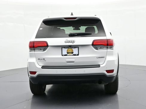 Used 2020 Jeep Grand Cherokee Laredo AWD/4WD image 7