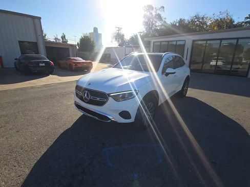 Used 2024 Mercedes-Benz GLC 300 image 1