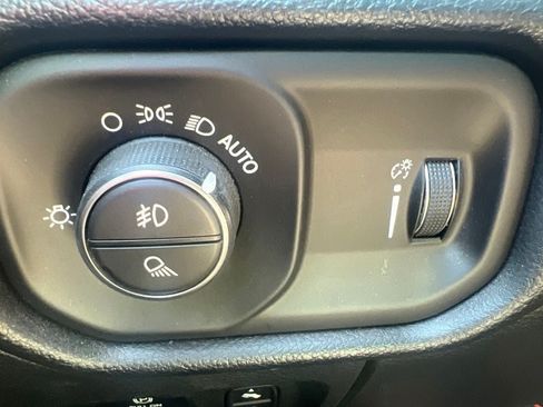 Used 2023 RAM 1500 Big Horn AWD/4WD image 19