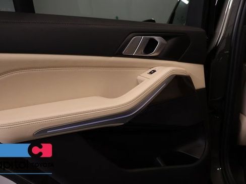 Used 2022 BMW X5 xDrive40i w/ M Sport Package AWD/4WD image 31