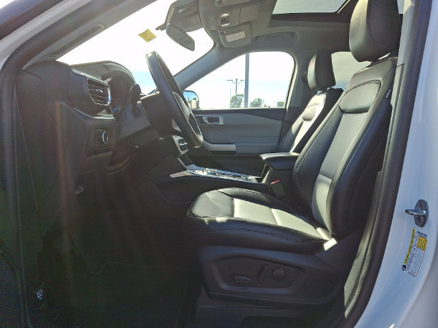 Used 2023 Ford Explorer XLT w/ Equipment Group 202A AWD/4WD image 15