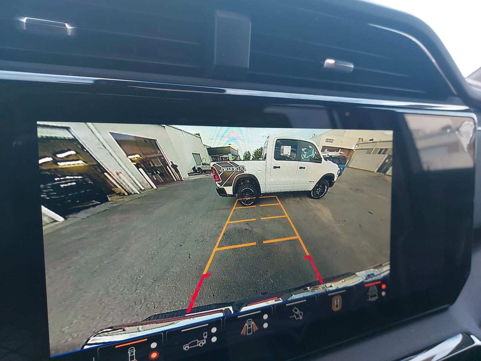 New 2026 GMC Sierra 1500 AT4 w/ AT4 Premium Package AWD/4WD image 23