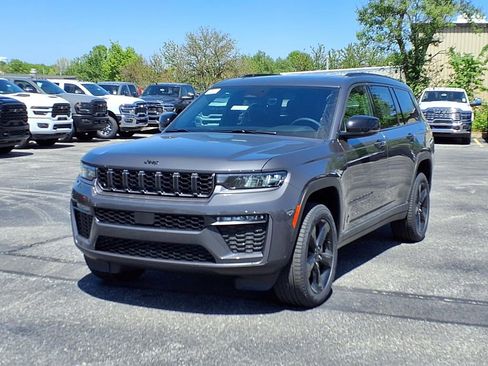 New 2026 Jeep Grand Cherokee L Limited AWD/4WD image 2