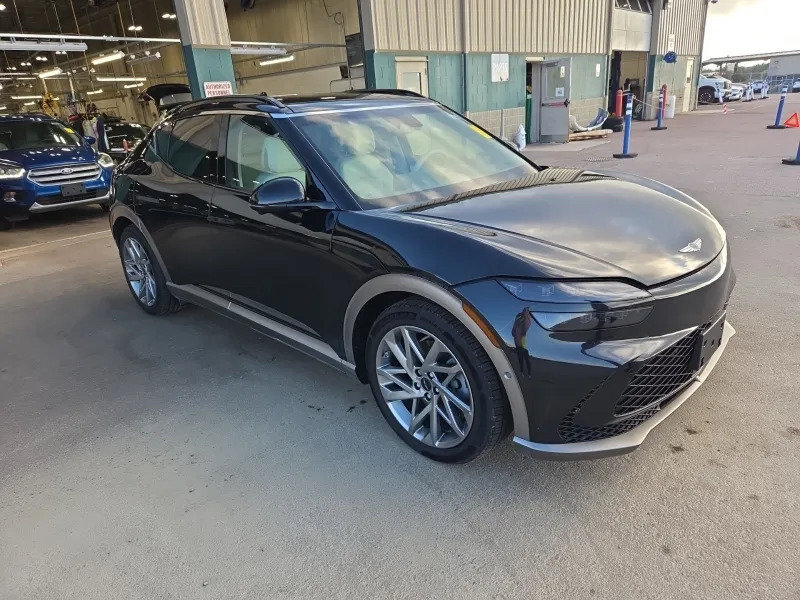 Used 2025 Genesis GV60 Advanced AWD/4WD image 3