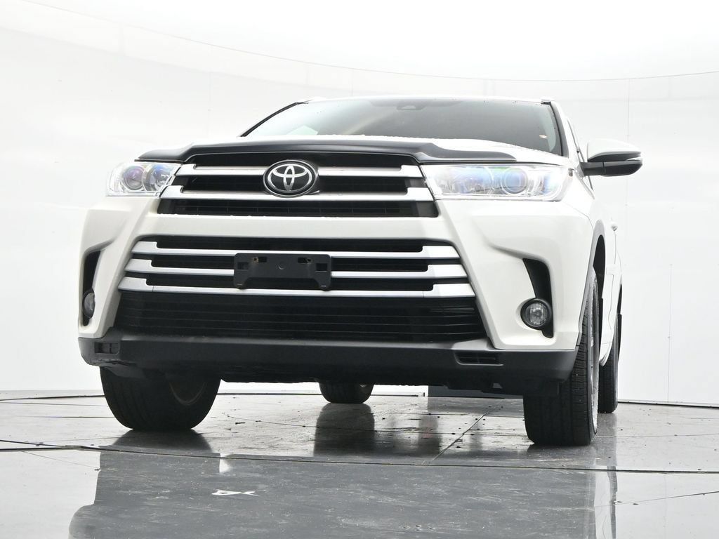 Used 2017 Toyota Highlander XLE AWD/4WD image 45
