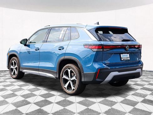 Used 2025 Volkswagen Tiguan SE image 12