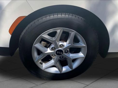 Used 2021 Kia Soul S FWD image 11