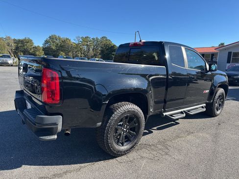 Used 2021 Chevrolet Colorado Z71 w/ Z71 Midnight Edition image 4