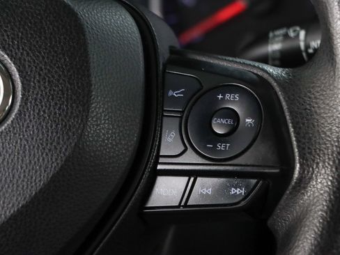 Used 2020 Toyota RAV4 XLE FWD image 14