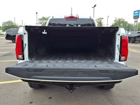 Used 2024 Chevrolet Colorado ZR2 w/ Technology Package AWD/4WD image 20