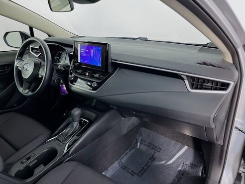 Used 2025 Toyota Corolla LE FWD image 33